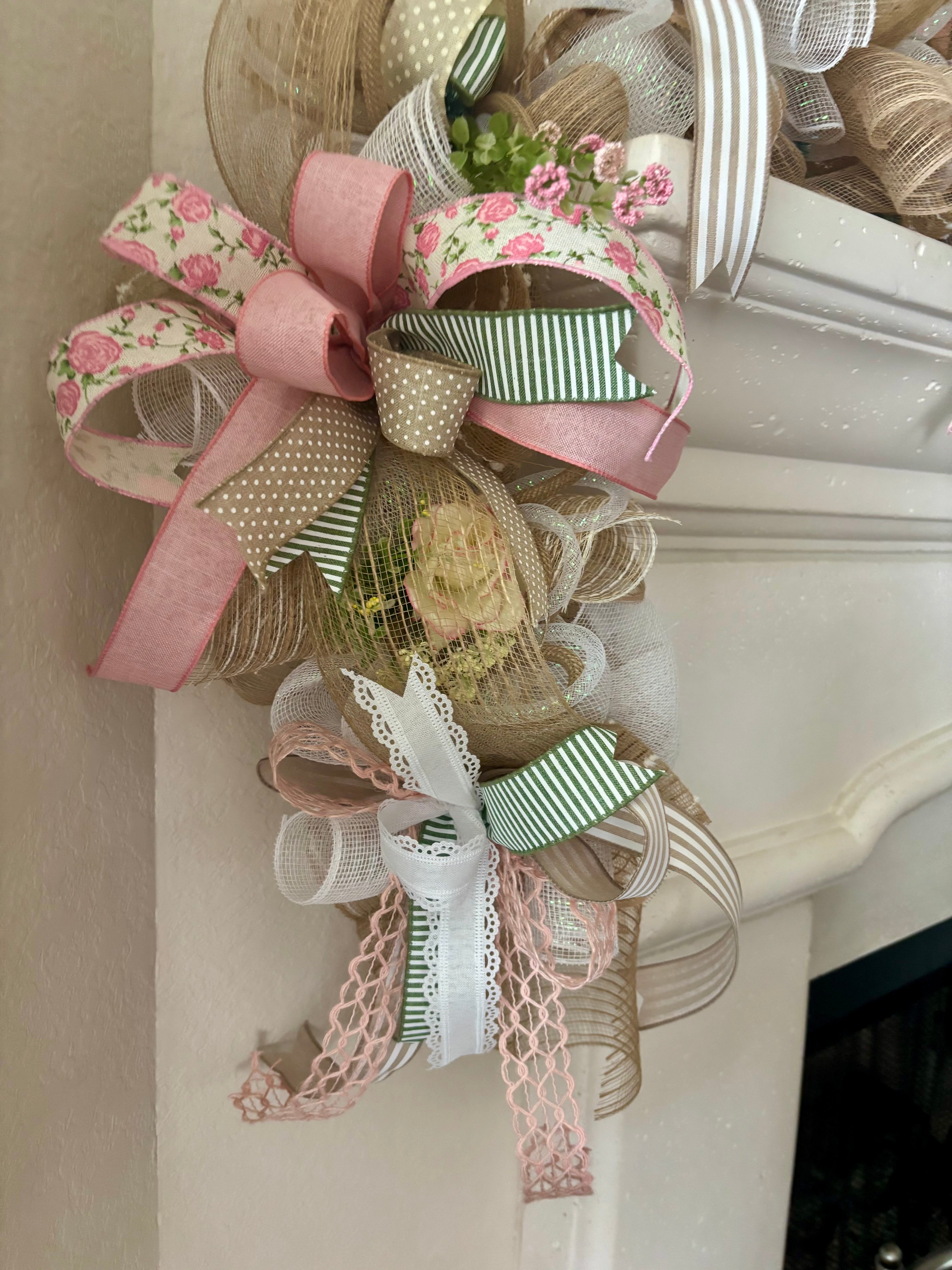 Soft and Pretty 9-Ft Garland