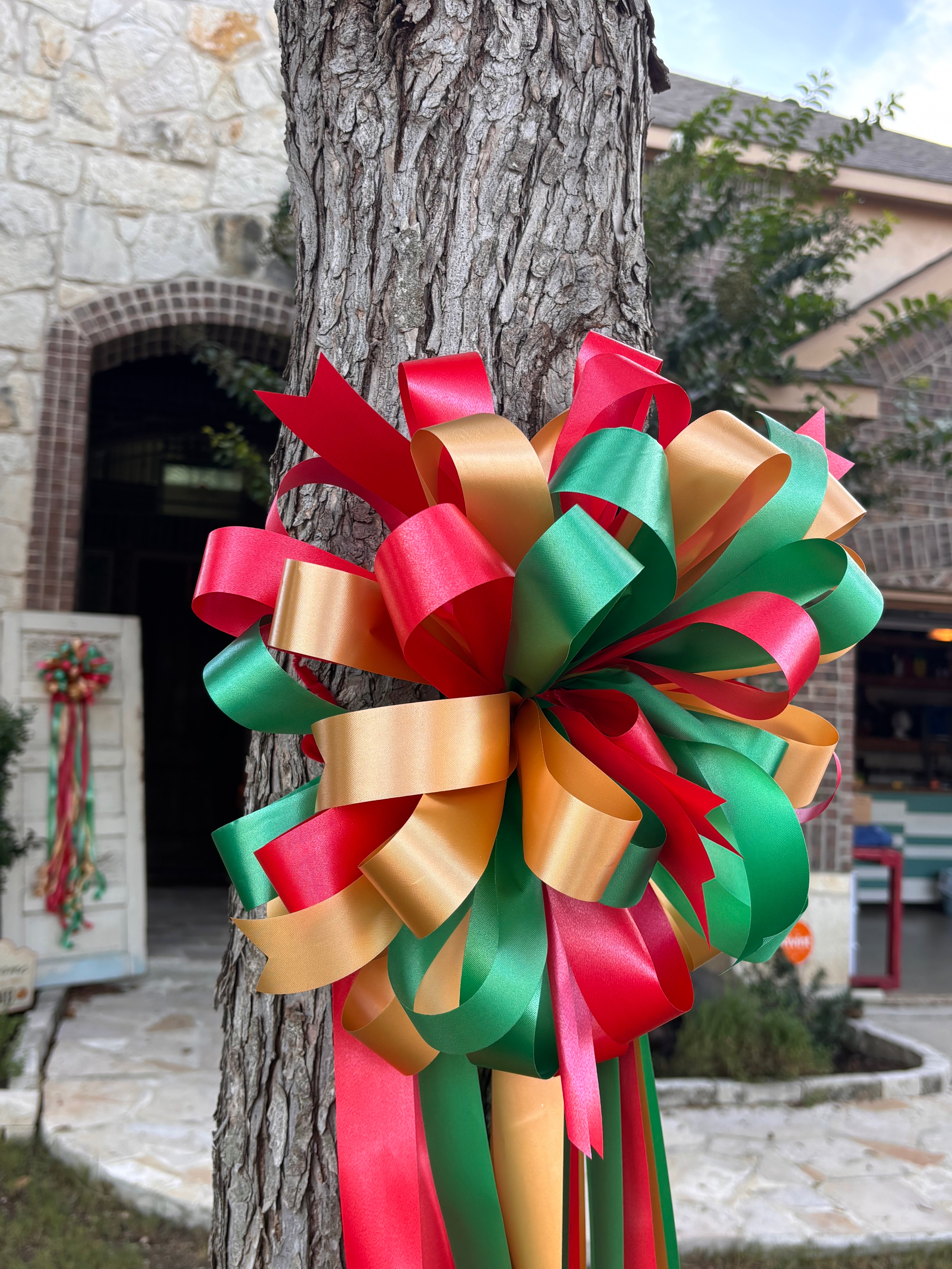 Christmas Bows with Streamers