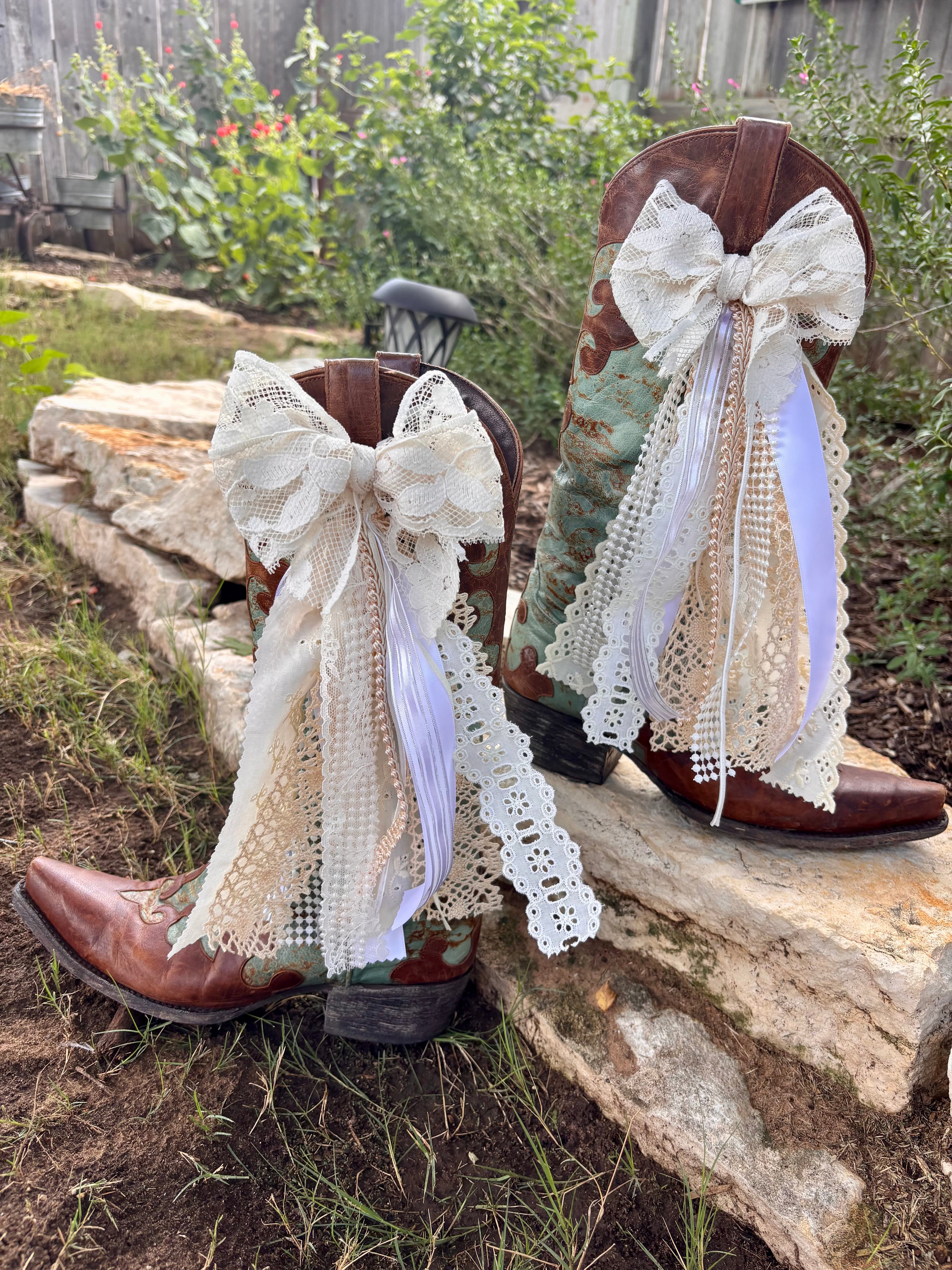 Vintage Cowgirl Boot Bows