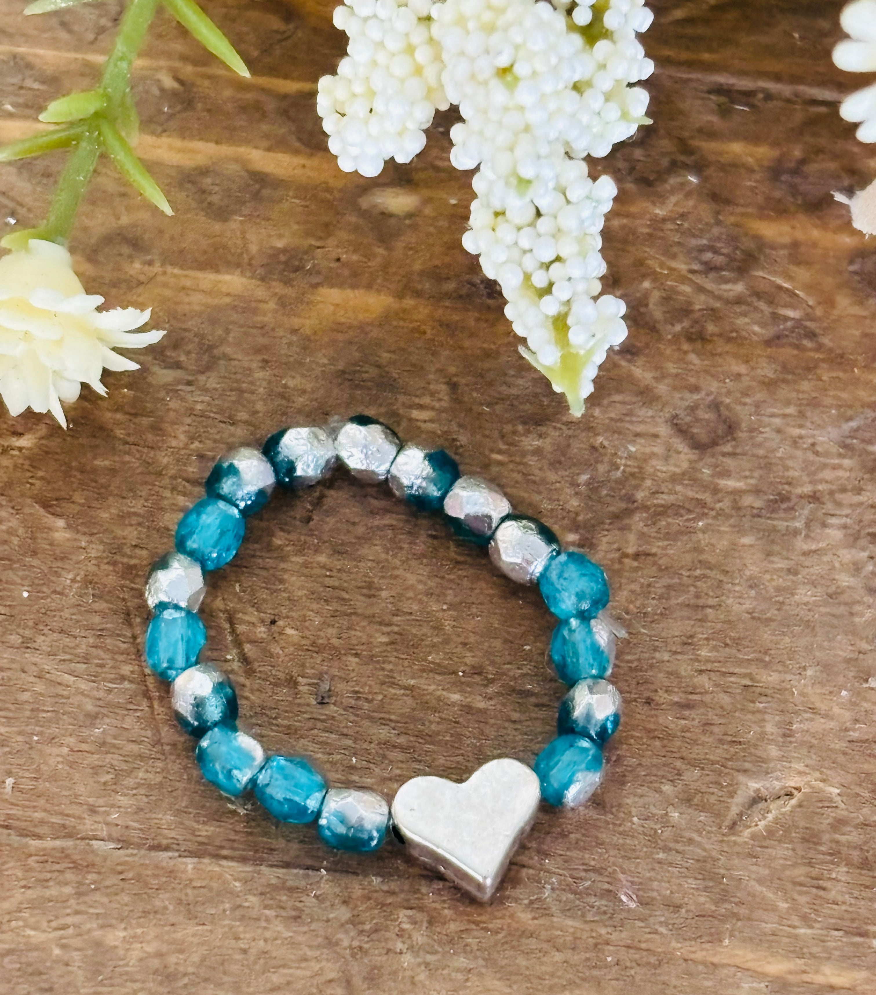 Sweet Silver Heart Stretch Ring