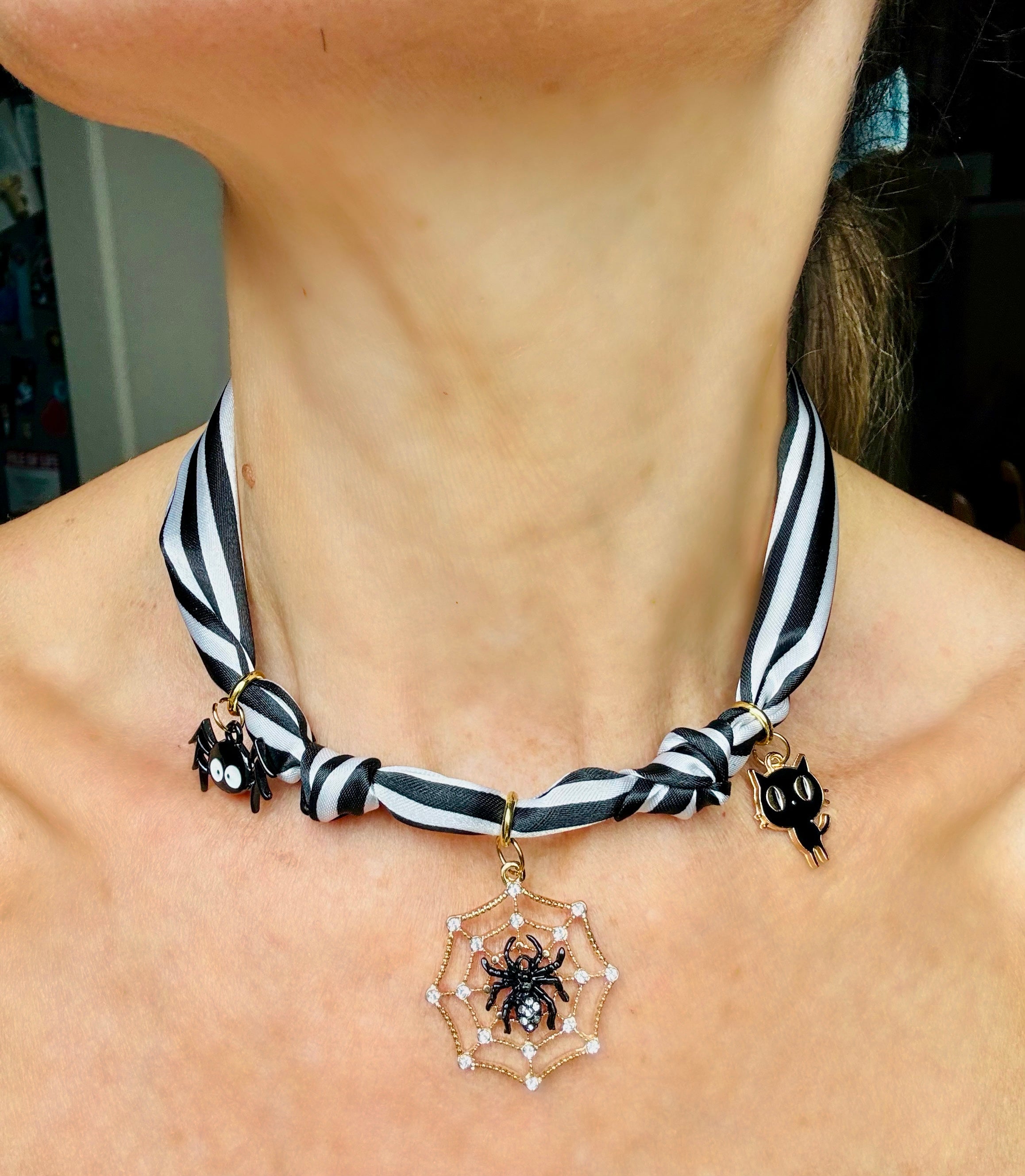 Not So Spooky Spider Scarf Necklace