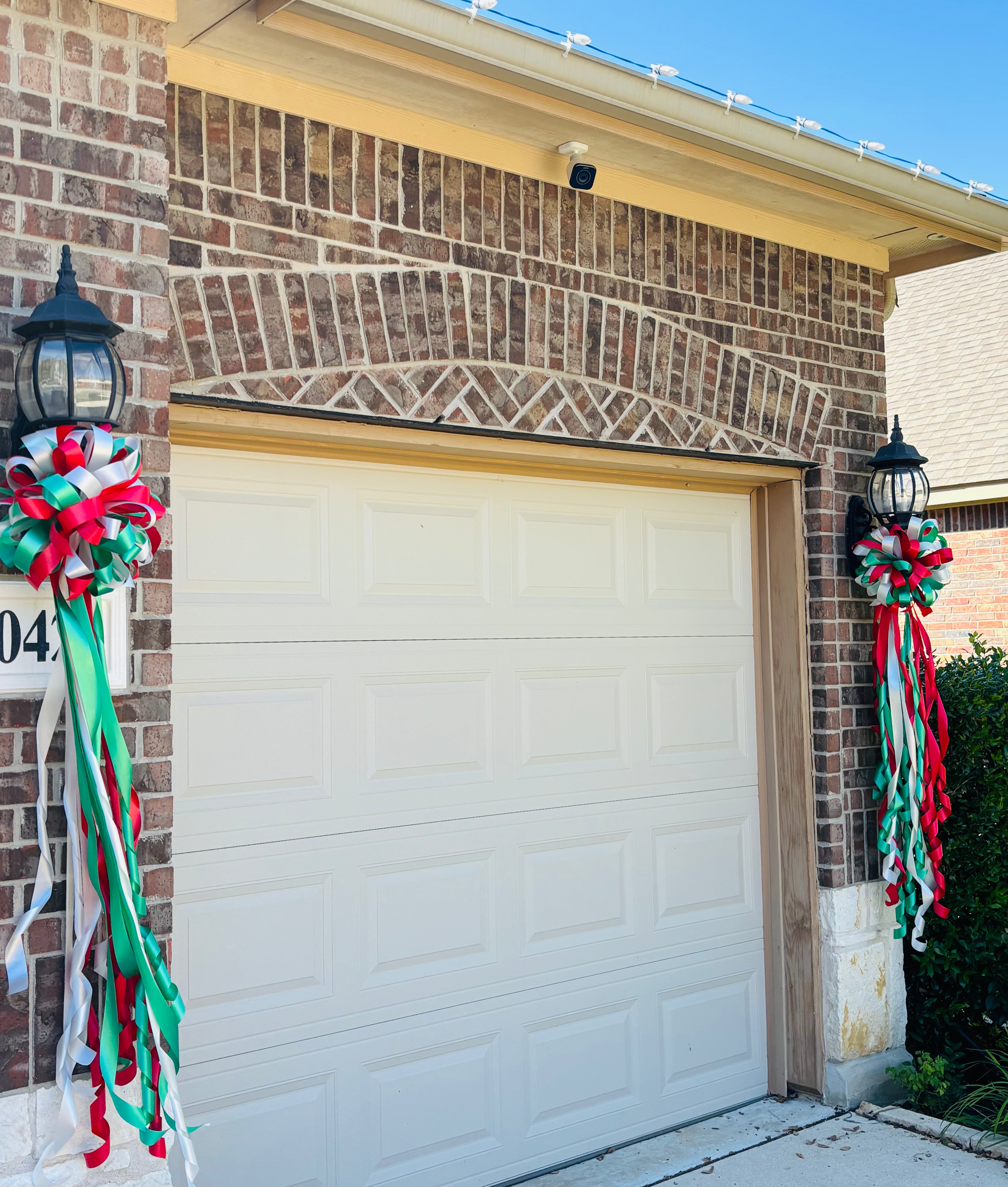 Go Big or GO HOME Christmas Bows with Streamers