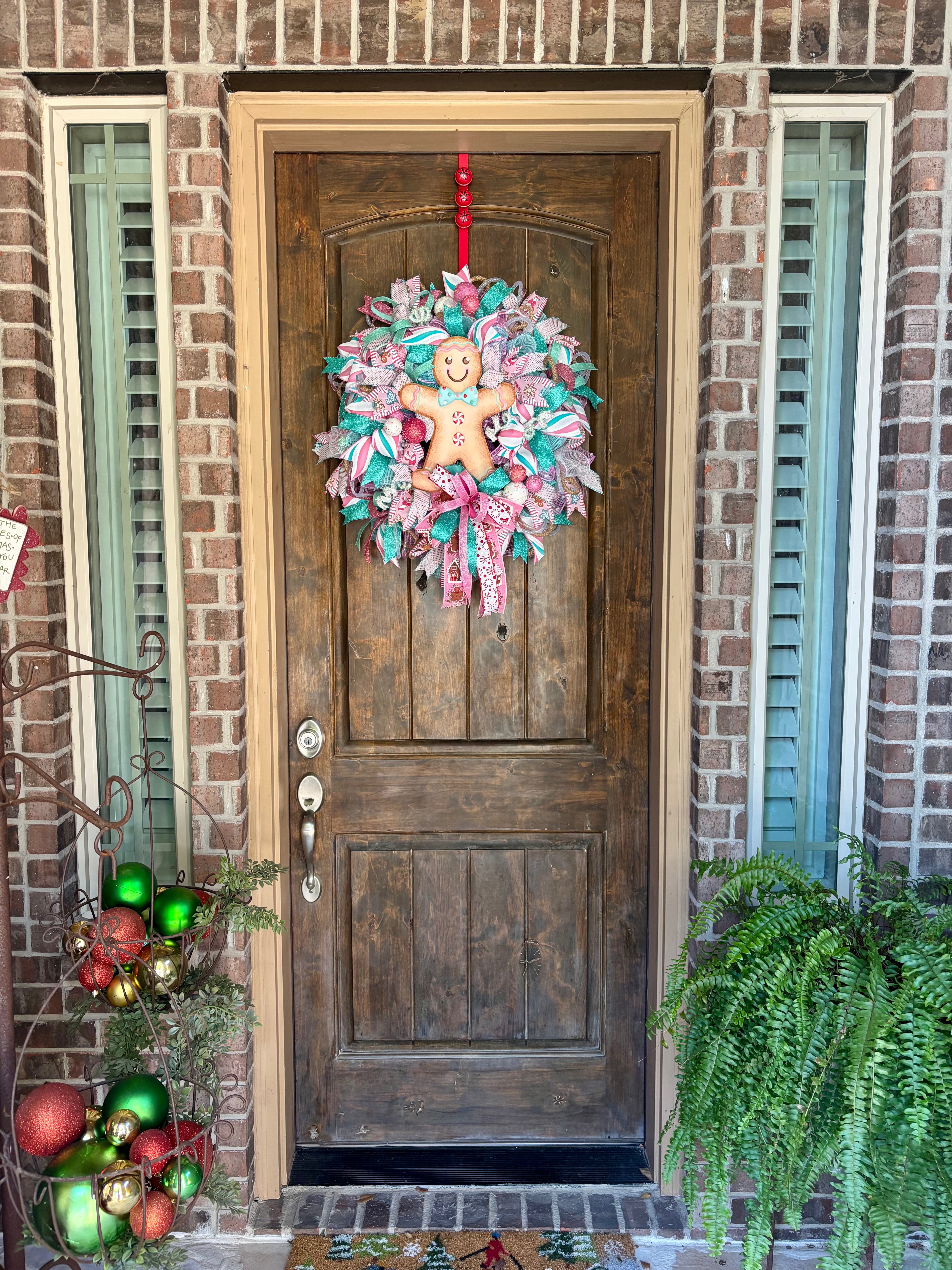Wintery Gingerbread Wreath